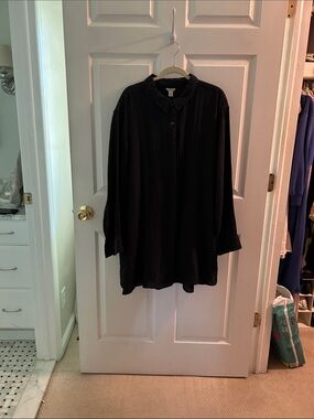 Black Long-Sleeve Collared Dress